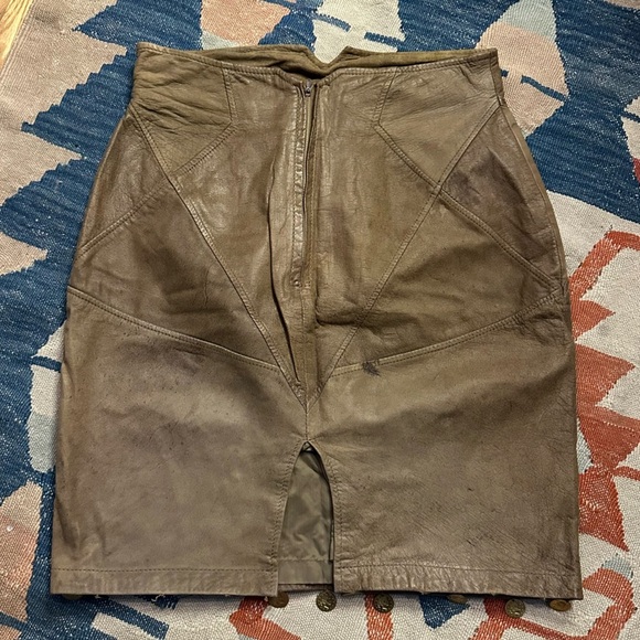 Vintage 1990s patchwork brown leather mini skirt with gold coin trim high waist - Picture 7 of 10